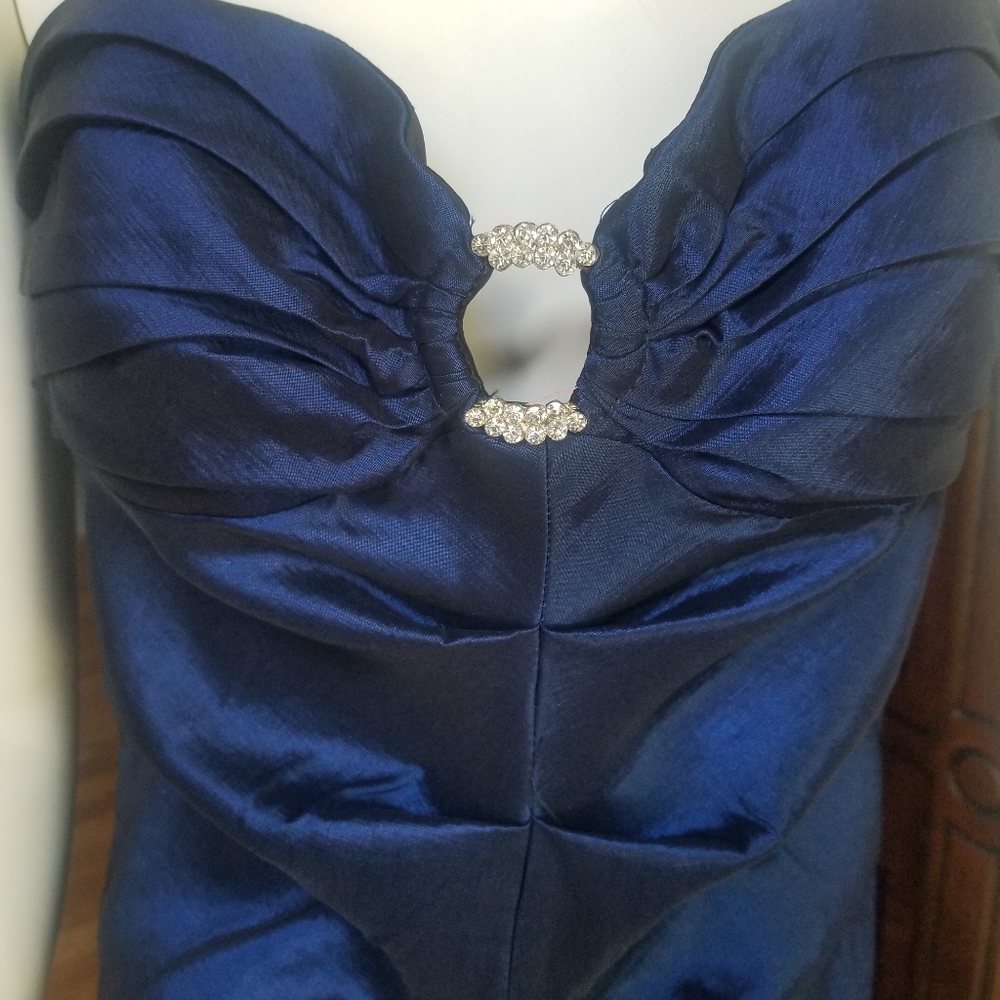 Ladies Evening Dress Size XL Electric Blue New without tags never worn.